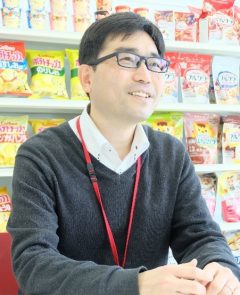 カルビー株式会社　稲手 信吾 氏