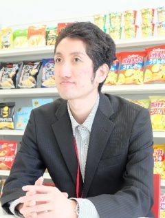 カルビー株式会社　青木 健太 氏